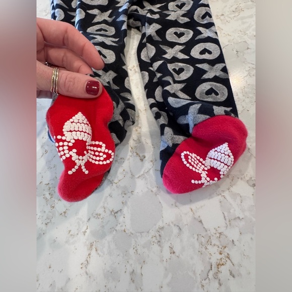 Burt’s bees - 3-6M, Charming XO Pattern Kids One-Piece with Red Accents - Picture 5 of 6